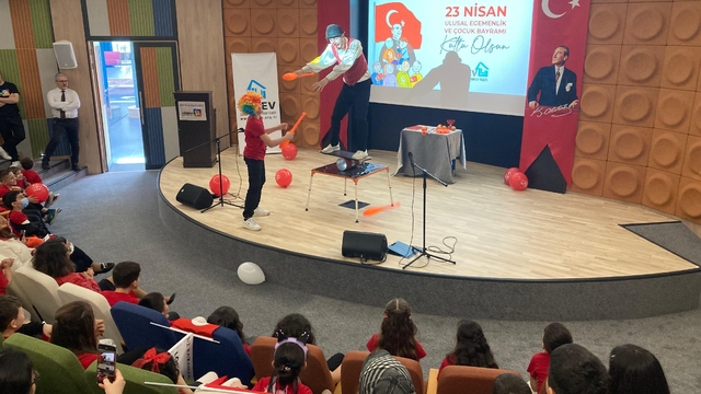 LÖSEV Bursa Şubesi 23 Nisan Ulusal Egemenlik ve Çocuk Bayramı'nı kutladı