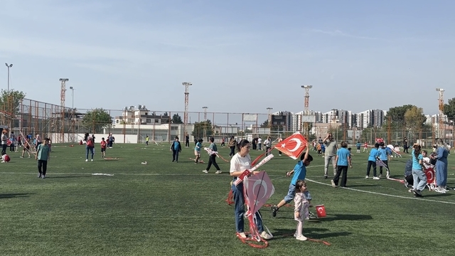 Hatay'da çocuklar için uçurtma şenliği düzenlendi