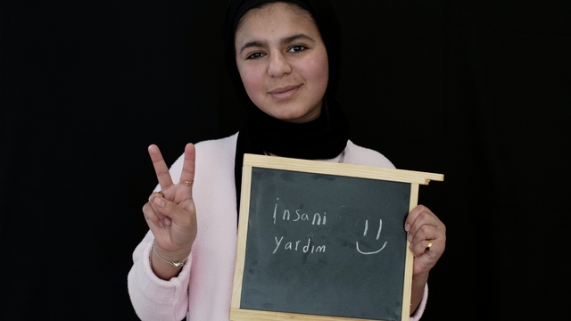 Gazzeli çocuklar "Türk Kızılay"ı 23 Nisan için birkaç kelimeyle anlattı