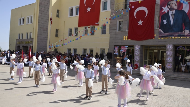 Halfeti'de 23 Nisan Ulusal Egemenlik ve Çocuk Bayramı kutlandı