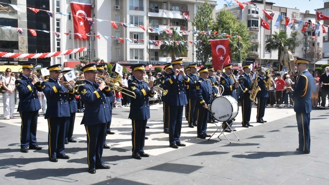 İzmir'de 23 Nisan'a özel bando konseri