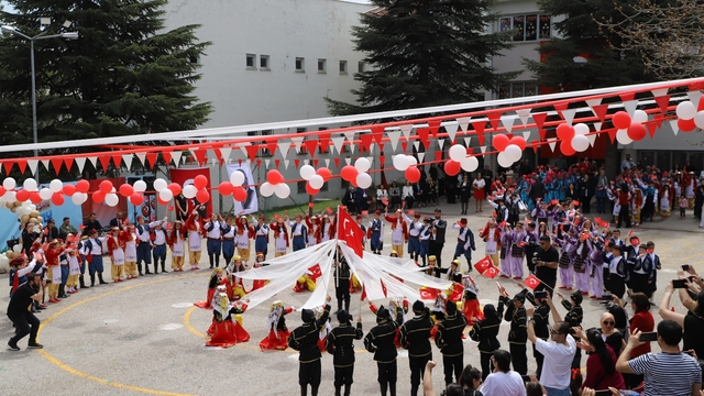 Gölbaşı'nda 23 Nisan Ulusal Egemenlik ve Çocuk Bayramı kutlandı