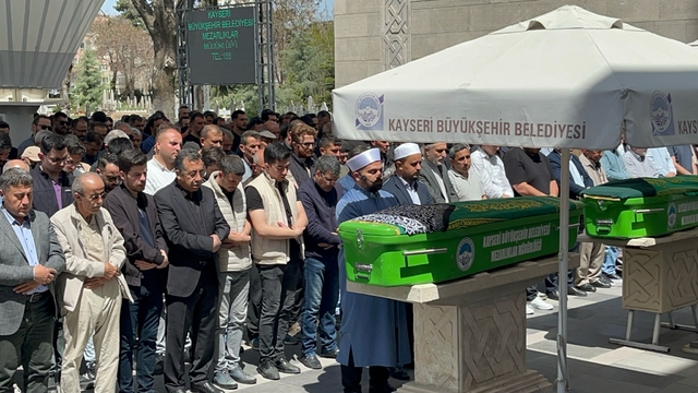 Cam silerken 4'üncü kattan düşüp öldü (2)