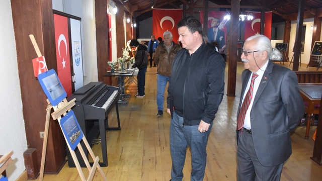 Gelibolu'da cam ve ayna sanatı ile fotoğraf sergisi açıldı