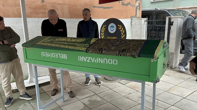 Muğla'da kayalıklara düşen yamaç paraşütçüleri, Eskişehir'de toprağa verildi