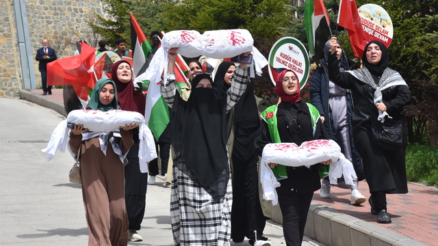 Gümüşhane'de üniversite öğrencileri İsrail'i protesto etti