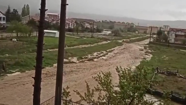 Kırıkkale'de sağanak; dereler taştı, evleri su bastı