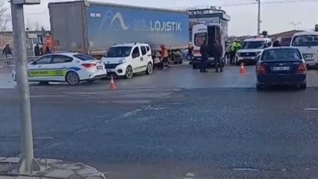 Yolun karşısına geçerken TIR çarpması ile öldü