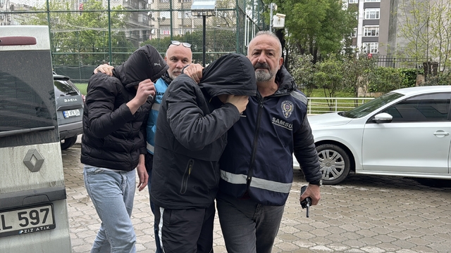 Öğretmeni darbeden 2 şüpheli adliyede