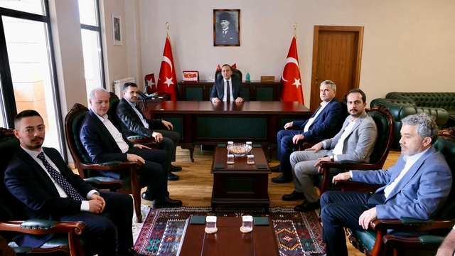 AK Parti Konya İl Başkanı Özgökçen Seydişehir'de ziyaretlerde bulundu