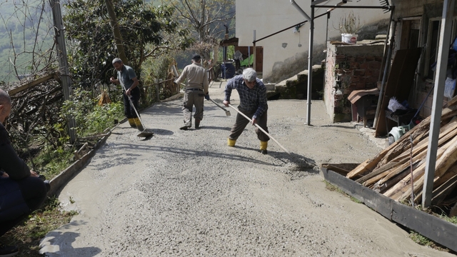 Trabzon'da yatalak hastanın yol sorunu çözüme ulaştı