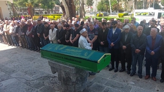 Oyuncu Yavuz Çetin son yolculuğuna uğurlandı