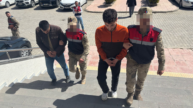 Bitlis'te 4 göçmen organizatörü tutuklandı