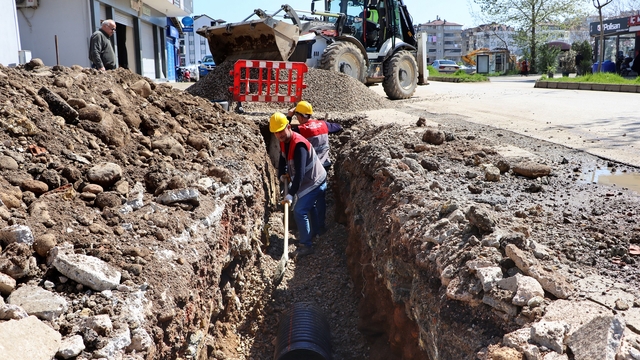 Fatsa'da yağmur suyu hattı çalışması yapılıyor