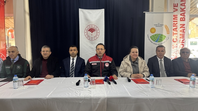 Tarım ve Orman Bakan Yardımcısı Gizligider, Denizli'de zirai dondan etkilenen alanları inceledi