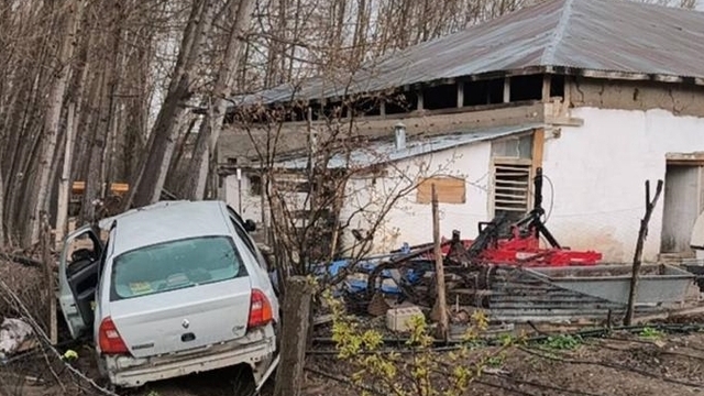 Tokat'ta evin bahçesine düşen otomobildeki 3 kişi yaralandı