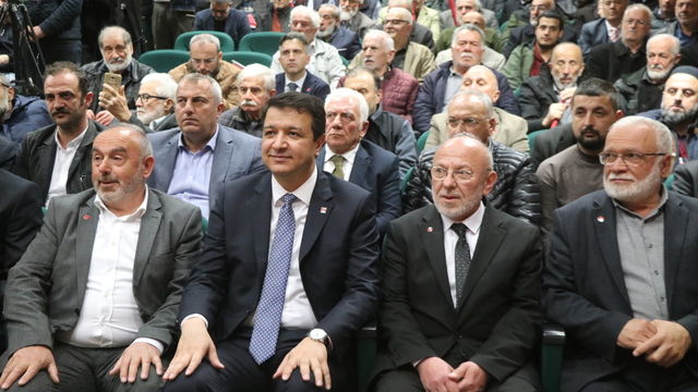 Saadet Partisi Genel Başkanı Arıkan, Rize'de partisinin ilçe kongresinde konuştu:
