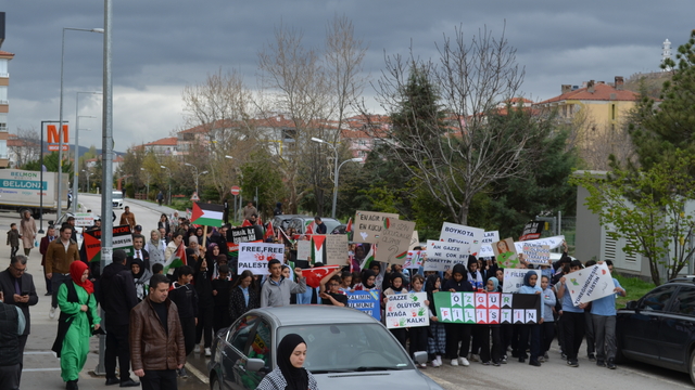 Çankırı'da öğrenciler tarafından Filistin'e destek yürüyüşü yapıldı