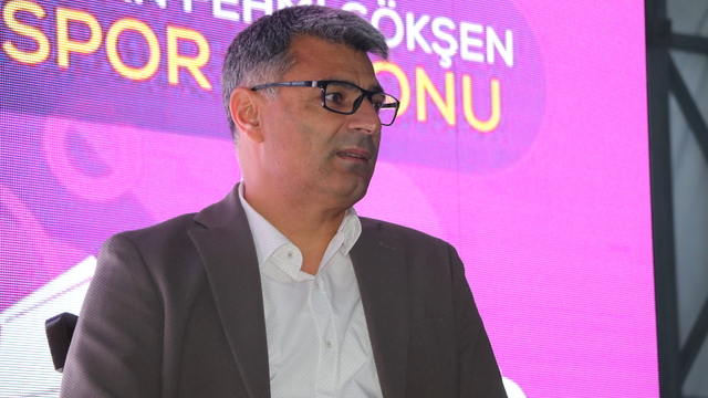 Türkiye Atıcılık Federasyonu Başkanı Kocakaya ile milli atıcılar, Çankırı'da kitapseverlerle buluştu