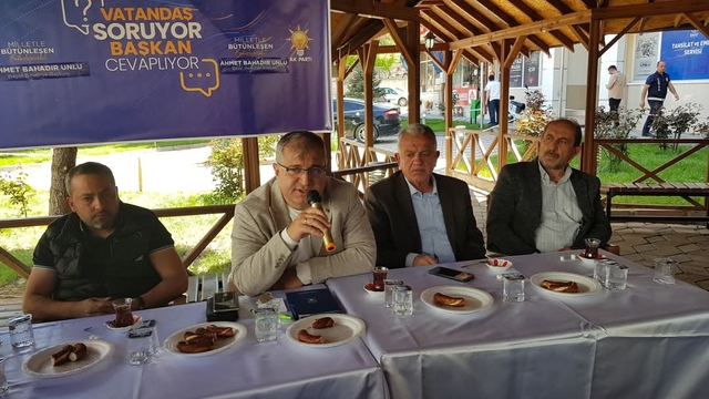 Bayat'ta "Vatandaş Soruyor, Başkan Cevaplıyor" toplantısı yapıldı