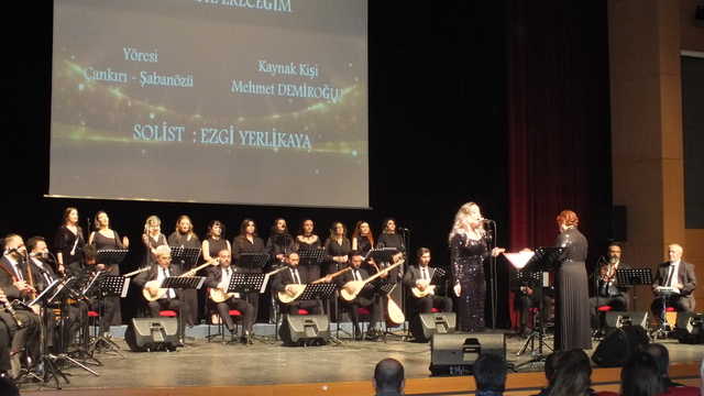 Sivas'ta Devlet THM  kadınlar korosu konser verdi