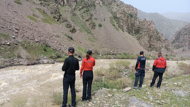 Hakkari'de kayıp kadını arama çalışmaları sürüyor