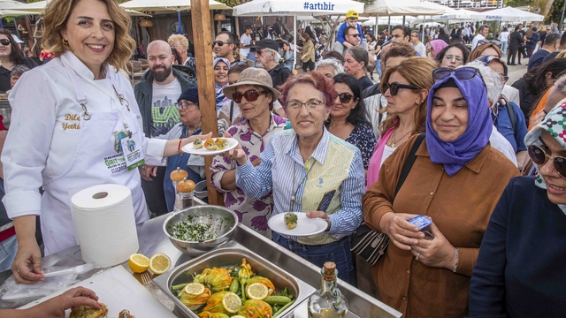 Antalya'da dünyaca ünlü mutfak şefleri Girit lezzetlerini tanıttı