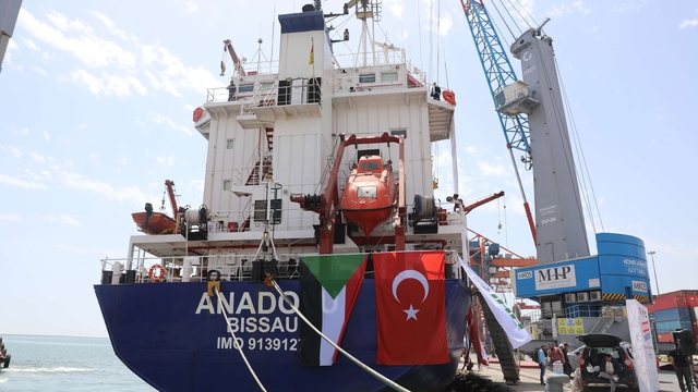 İHH'nın 2'nci İyilik Gemisi Sudan'a doğru yola çıktı