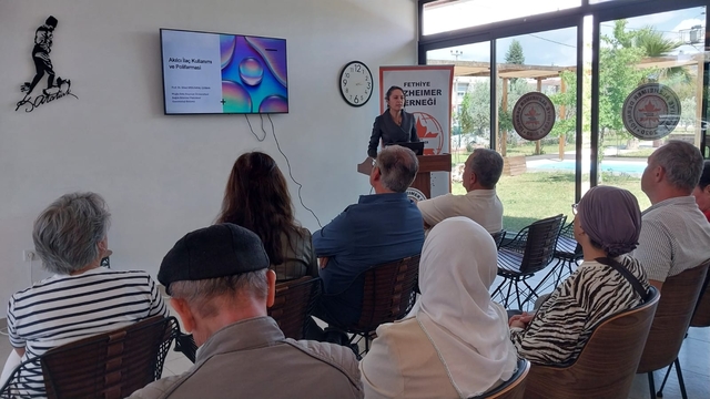 Fethiye'de "Yaşlılarda Akılcı İlaç Kullanımı ve Polifarmasi Semineri" düzenlendi