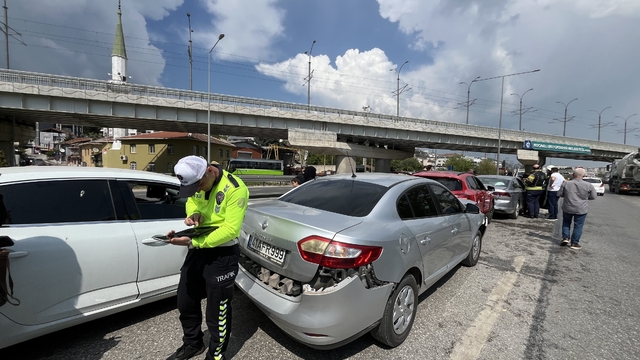 Kocaeli'de zincirleme kaza: 3 yaralı