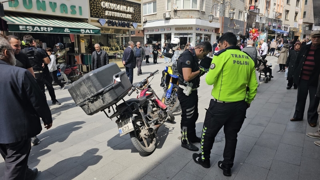 Çorum'da polisin "dur" ihtarına uymayan motosiklet sürücüsü kaza yapıp kaçtı