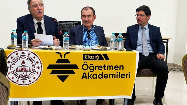 Ağın'da "Öğretmen Akademileri" programı düzenlendi