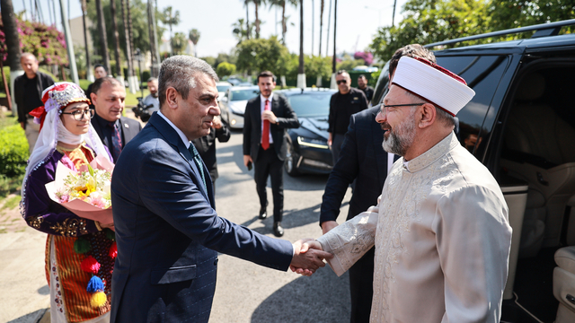 Diyanet İşleri Başkanı Ali Erbaş, Mersin'de Kur'an kursu açılışında konuştu: