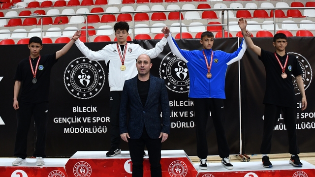 15 Yaş Altı Türkiye Güreş Grup Müsabakaları sona erdi