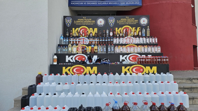 Adana'da kaçakçılık operasyonunda 9 zanlı yakalandı