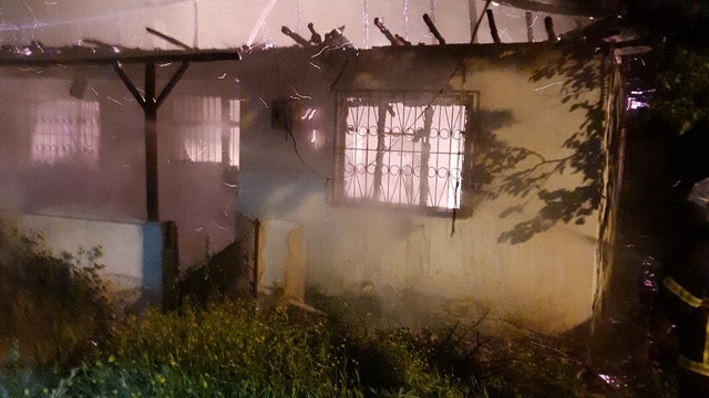 Tokat'ta çıkan yangında tek katlı ev kullanılamaz hale geldi