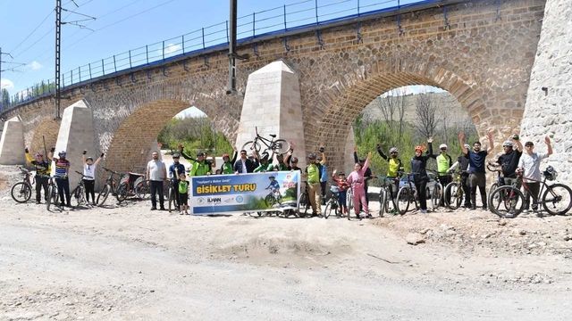 Yeşilyurt'ta bisiklet turu düzenlendi