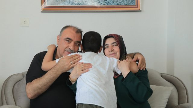 Koruyucu ailenin sahiplendiği özel çocuk gelişim gösterdi