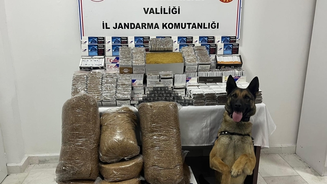 Afyonkarahisar'da 15 bin 940 içi tütün doldurulmuş makaron ele geçirildi