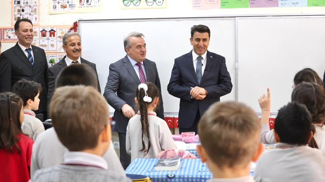 Bilecik Valisi Aygöl öğrencilerle bir araya geldi