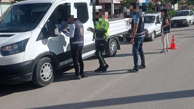 Kozan'da huzur ve güven uygulamalarında yakalanan 6 firari şüpheli tutuklandı