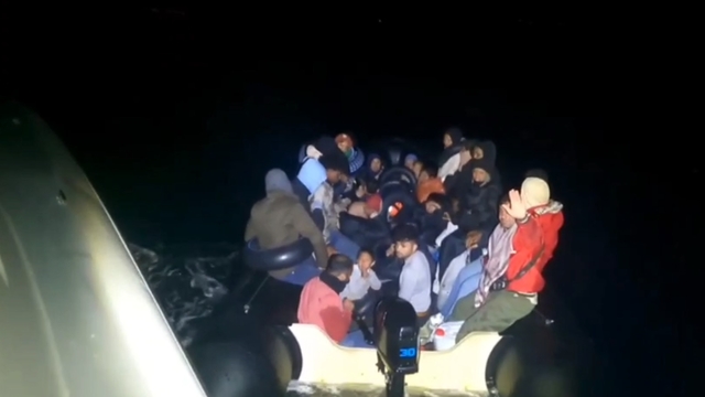 İzmir açıklarında 31 düzensiz göçmen yakalandı