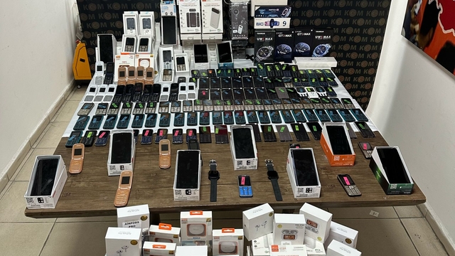 Karabük'te gümrük kaçağı elektronik ürünler ele geçirildi