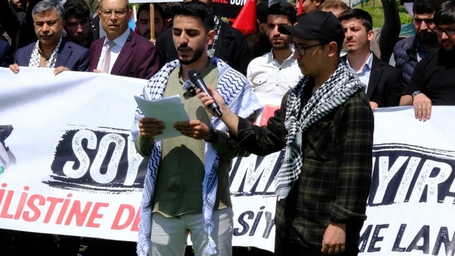 Bursa Uludağ Üniversitesi öğrencileri Filistin'e destek için çadır nöbeti başlattı