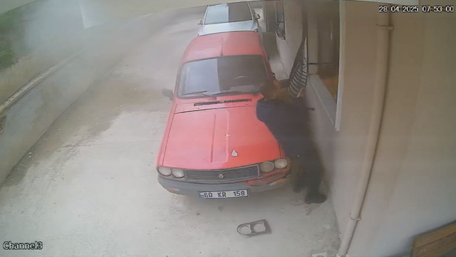 Yangında polisler tarafından kurtarılan 2 çocuk koruma altına alındı