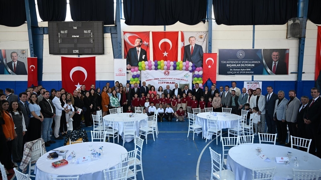 Kırklareli Valisi Turan, "Renklerin Serüveni Aile Boyama" etkinliğine katıldı