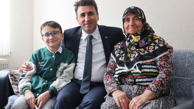 Bilecik Valisi Aygöl şehit ailesini ziyaret etti