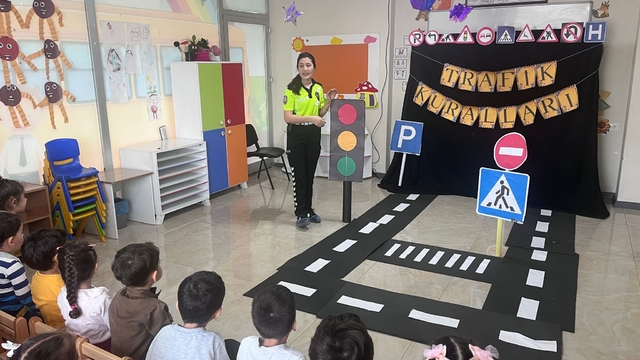 Hatay'da anaokulu öğrencilerine trafik eğitimi verildi