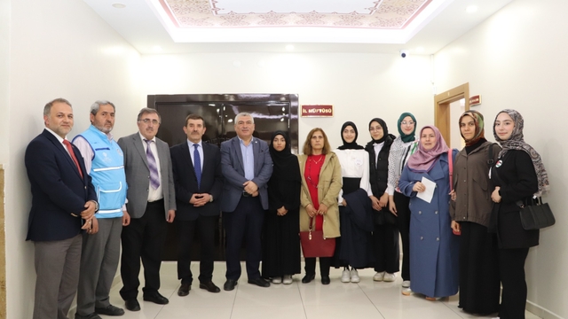 Sivas'ta öğrenciler Filistin'e destek amacıyla kermes düzenledi