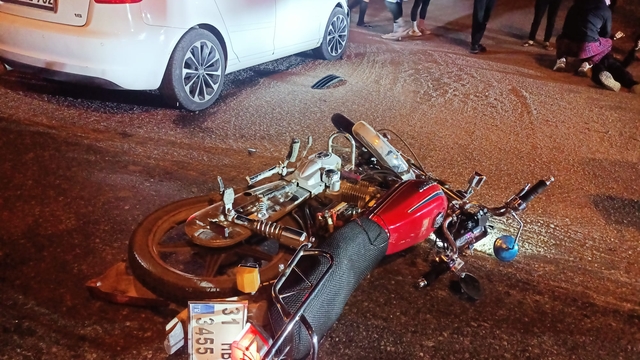 Hatay'da otomobille çarpışan motosikletteki 2 kişi yaralandı